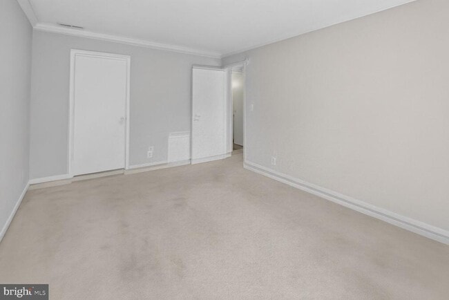 Building Photo - 5915 Tamar Dr
