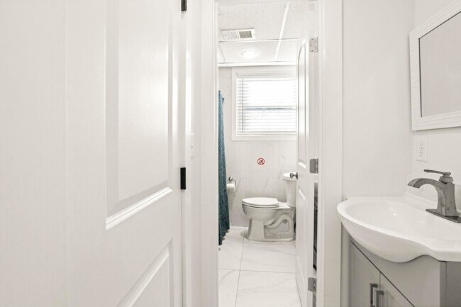 Building Photo - 312 Paragon Mills Rd