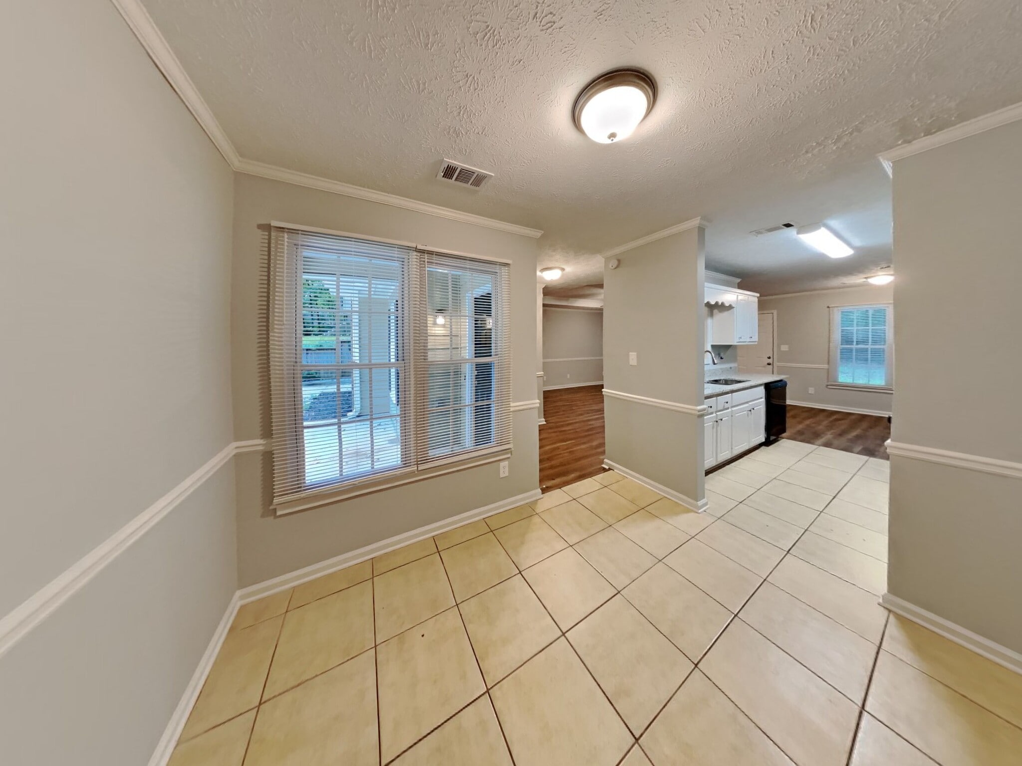 Building Photo - 245 Princeton Way