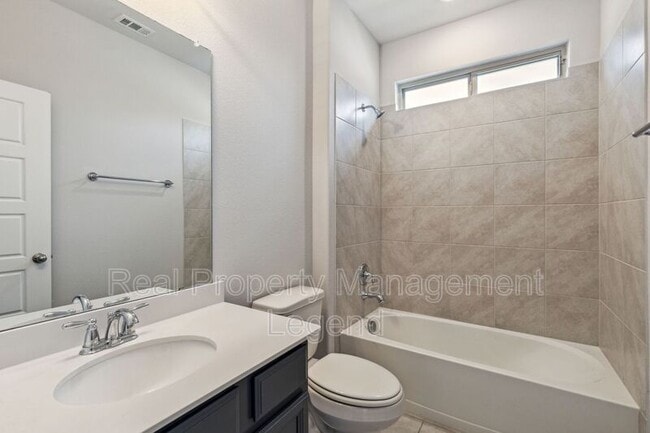 Building Photo - 1833 Meadow Trail Ln