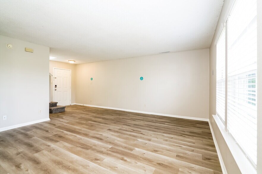 Building Photo - 142 Declaration Dr