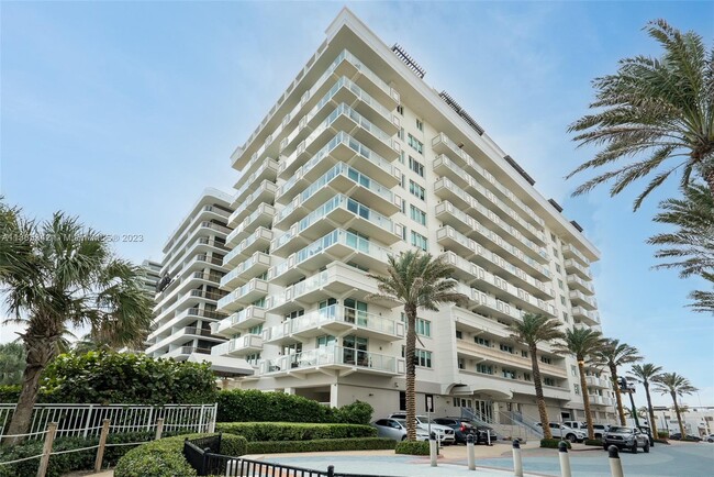 Building Photo - 9499 Collins Ave