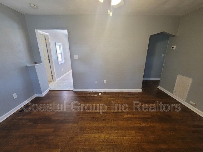 Building Photo - 1364 Jenifer St