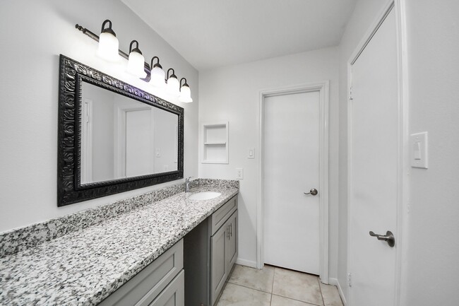 Building Photo - 8026 Big Oak Trail Dr