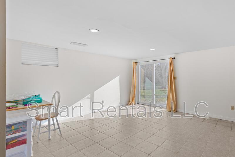 Building Photo - 12958 Ambois Dr