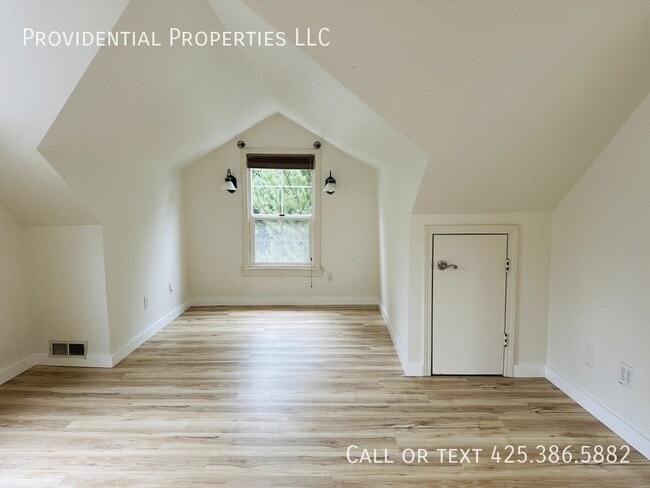 Building Photo - 20620 Larch Way