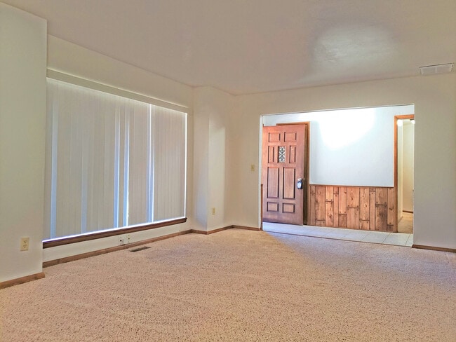 Building Photo - 301 S Ranchwood Manor Dr