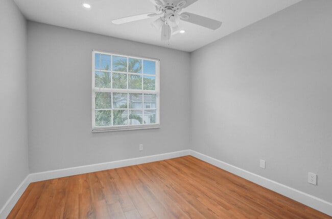 Building Photo - 16207 Sierra Palms Dr