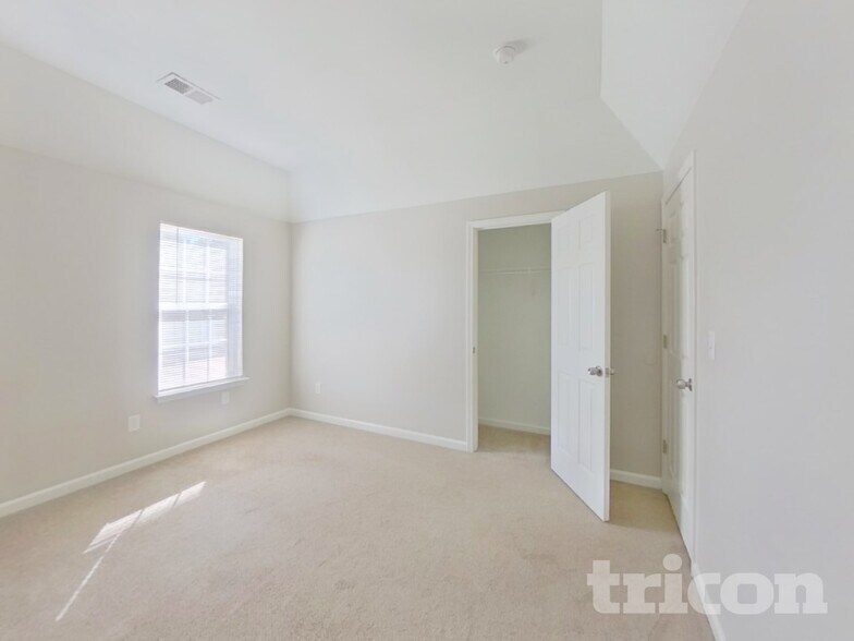 Building Photo - 5506 Linda Vista Ln