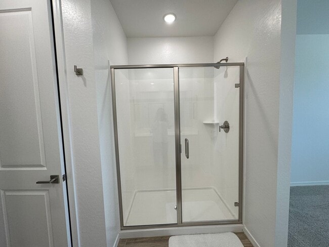 Building Photo - 3 bed 2.5 bath brand new home