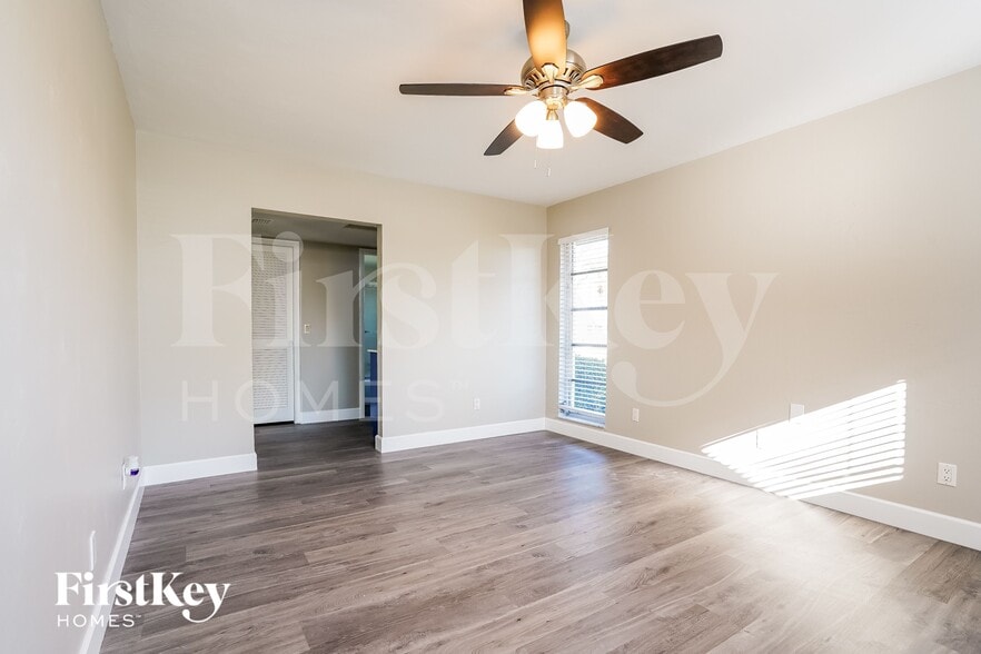 Building Photo - 2529 Shelby Pkwy