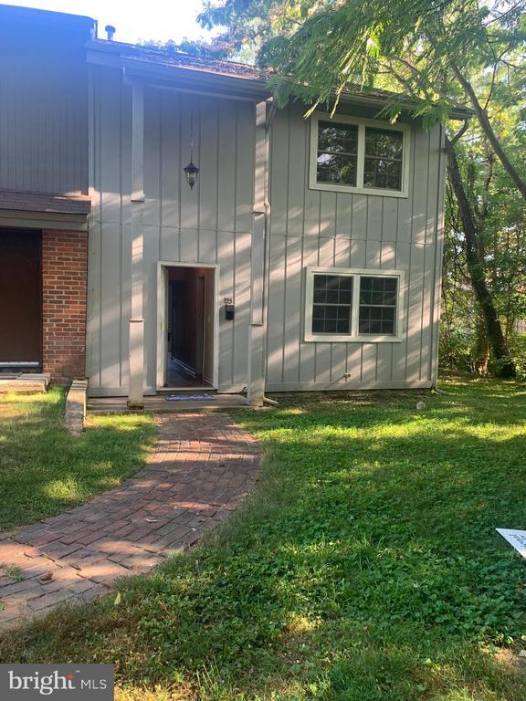 Building Photo - 133 Woodlake Dr
