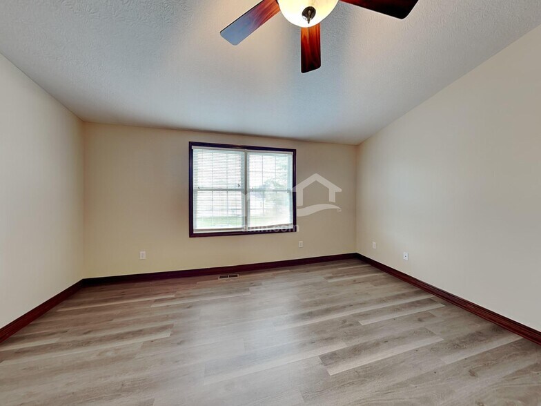 Building Photo - 231 Oakford St