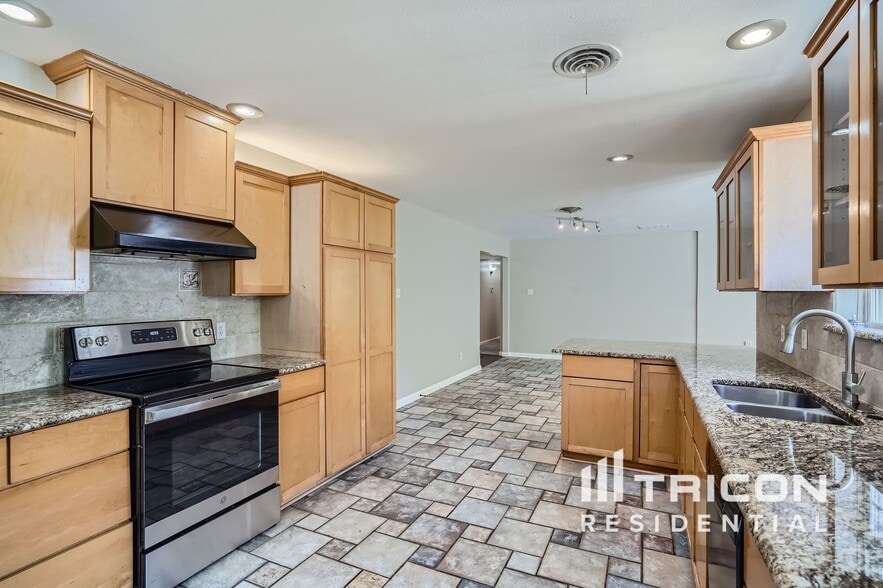 Building Photo - 3609 Wedghill Way