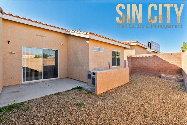 Building Photo - 2854 W Agate Ave