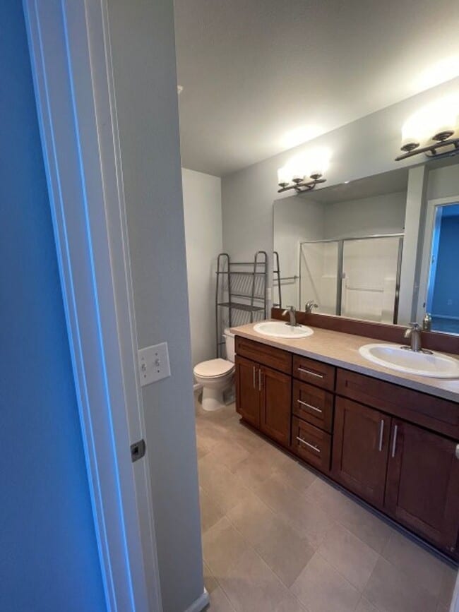 Building Photo - 3bd/3.5ba Bothell Townhouse