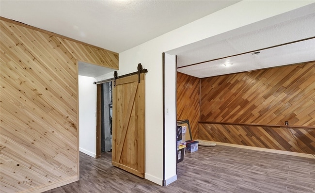 Building Photo - Spacious 4 Bedroom, 2 Bathroom Home
