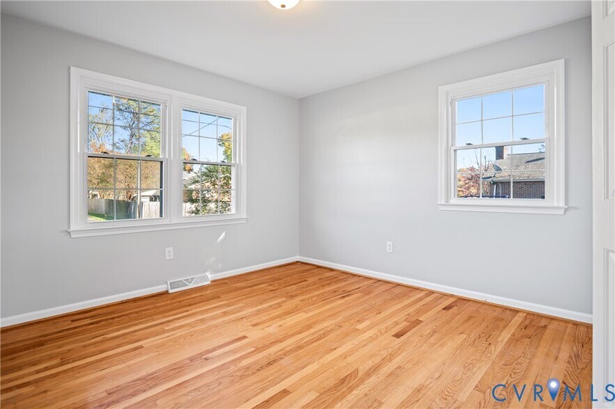 Building Photo - 3908 Pfost Ave