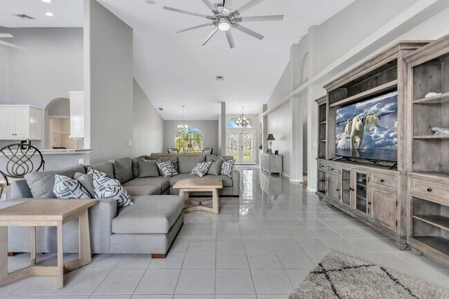 Building Photo - 2127 Lagoon Dr