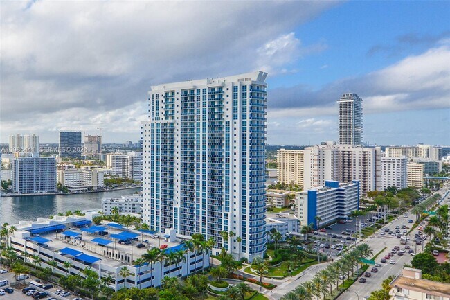 Building Photo - 1945 S Ocean Dr