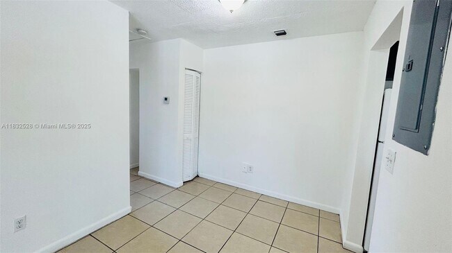 Building Photo - 2121 NE 168th St
