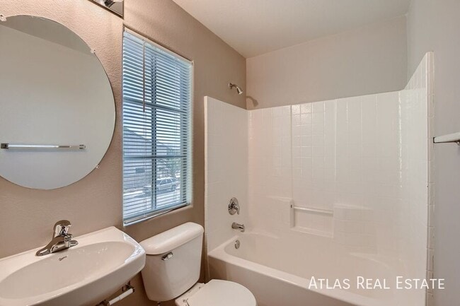 Building Photo - 5821 Alisa Roberts St