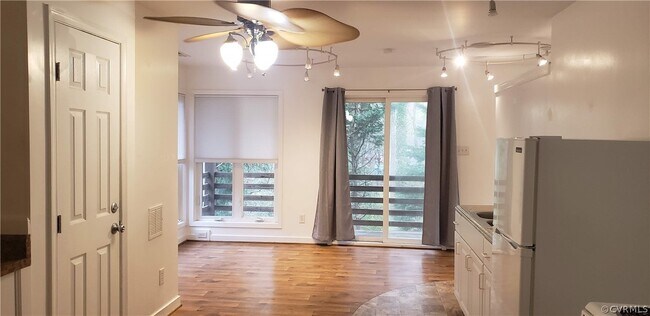 Building Photo - 10001 Redbridge Rd