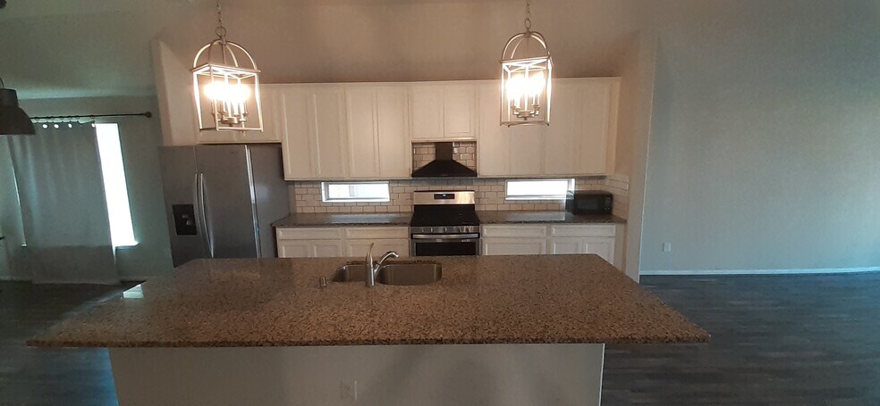 Building Photo - 5022 Brewcastle Ln