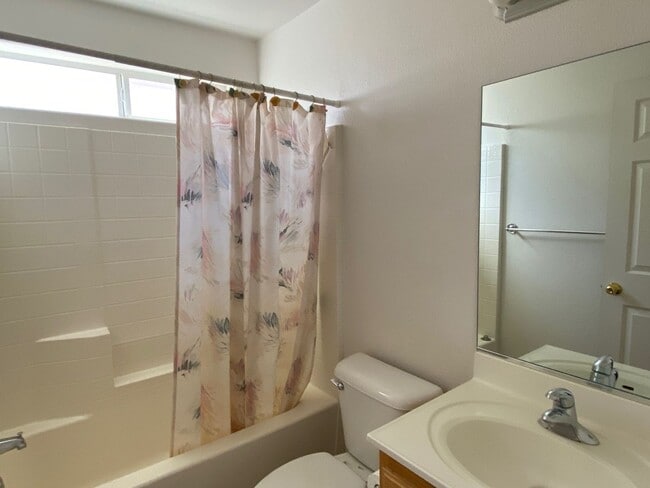 Building Photo - P2380