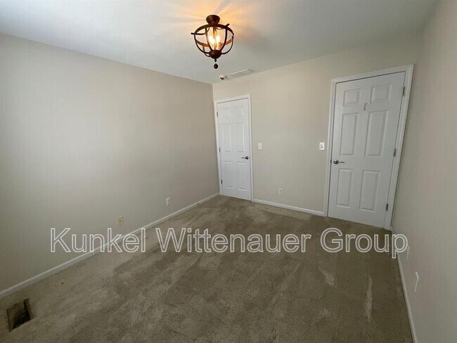 Building Photo - 2244 Haverford Dr