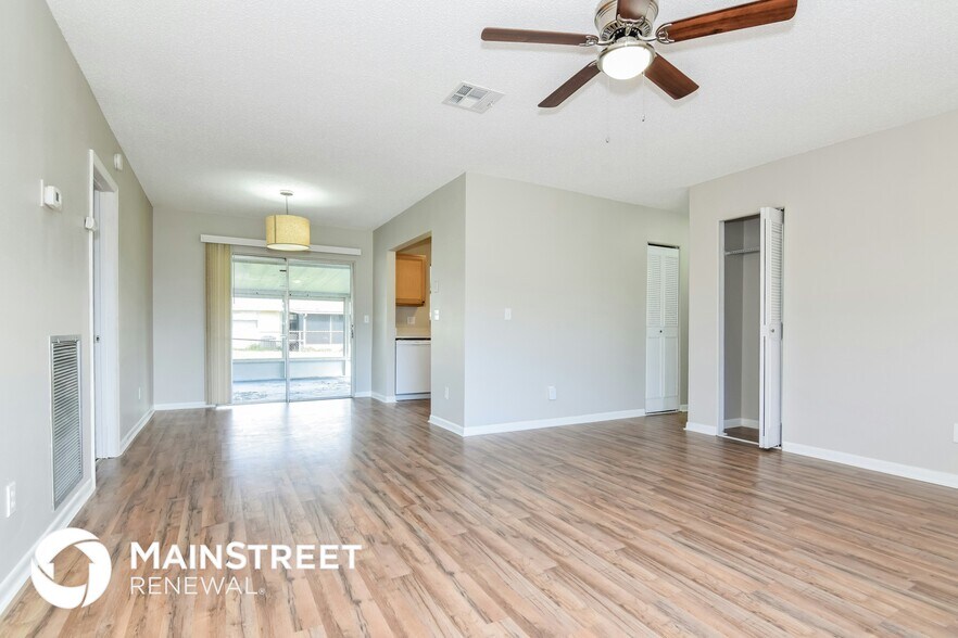 Building Photo - 521 Florida Cir S