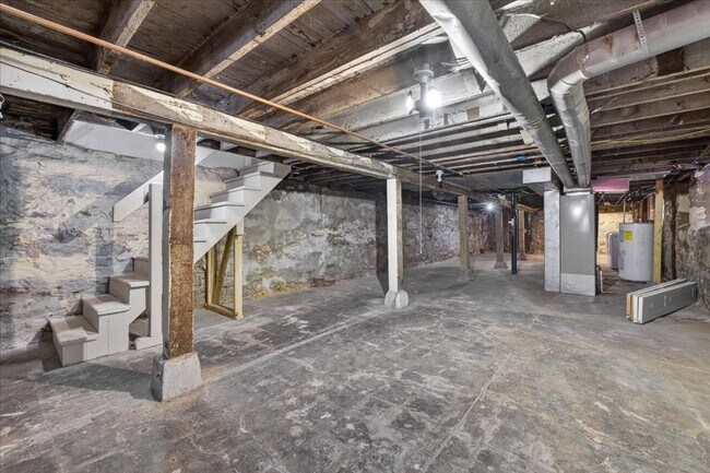 Building Photo - 4252 Castleman Ave