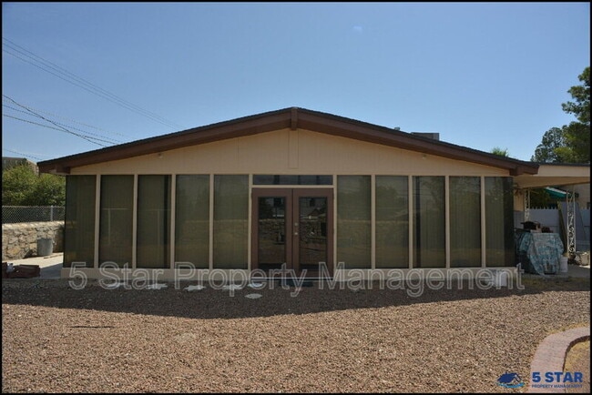 Building Photo - 6106 Tejas Dr