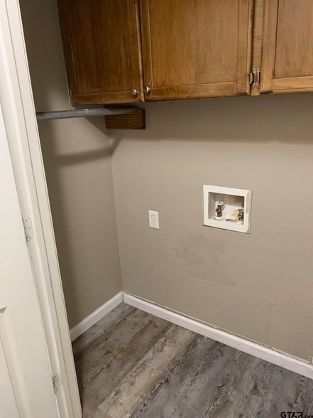 Building Photo - 113 Elm Creek Dr