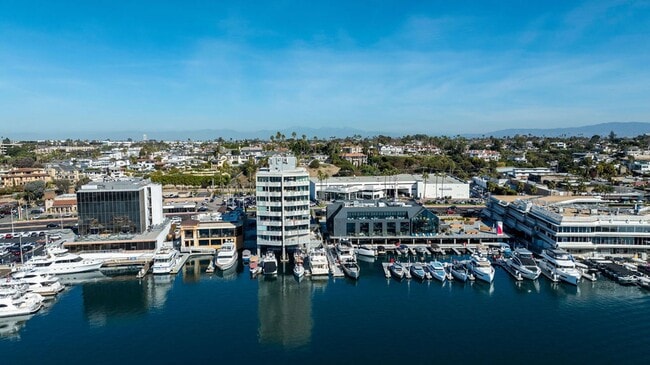 Building Photo - Perfect Beach Getaway! Hotel-like Studio Home in Secured High-rise Building With Breathtaking Bay...