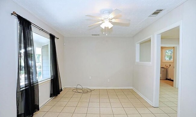 Building Photo - 5330 Athena Dr