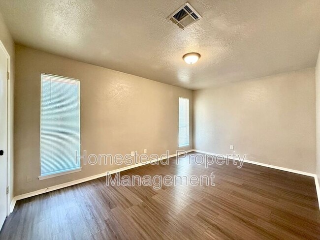 Building Photo - 146 Barrett Pl