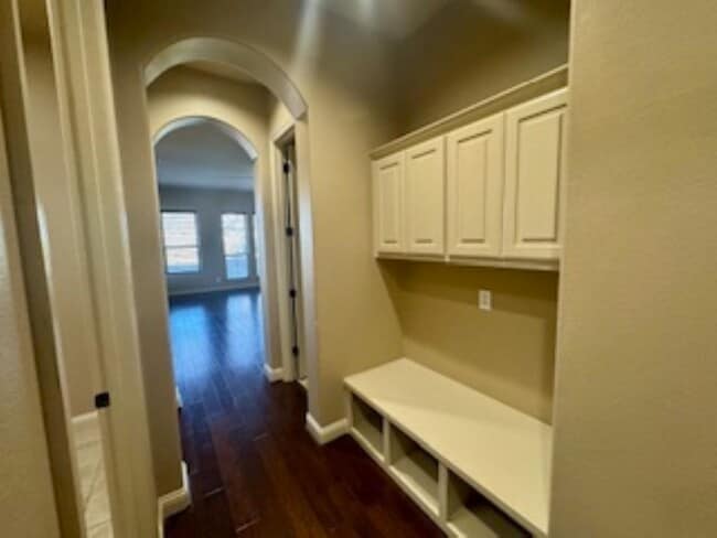 Building Photo - 3327 Bay W Blvd