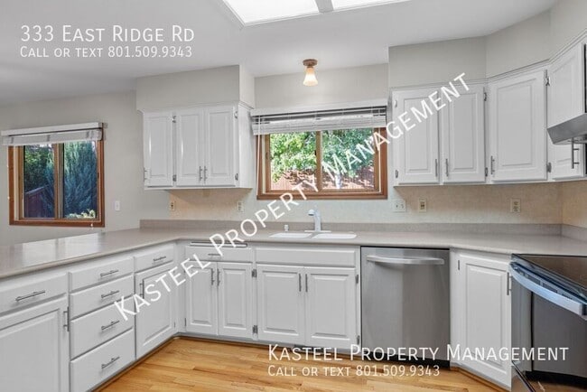 Building Photo - 333 E Ridge Rd