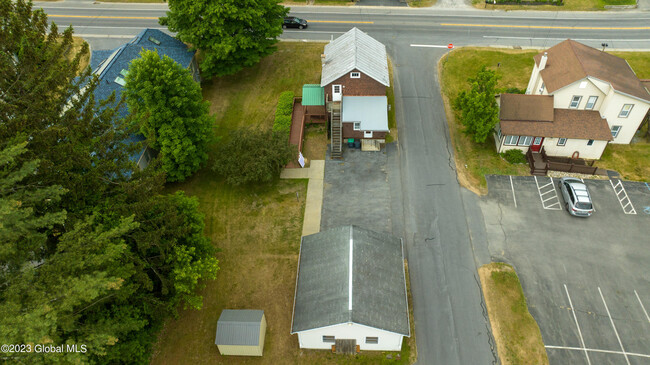 Building Photo - 460 Maple Ave