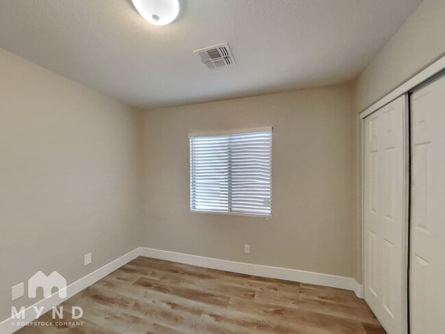 Building Photo - 39922 Calabria St