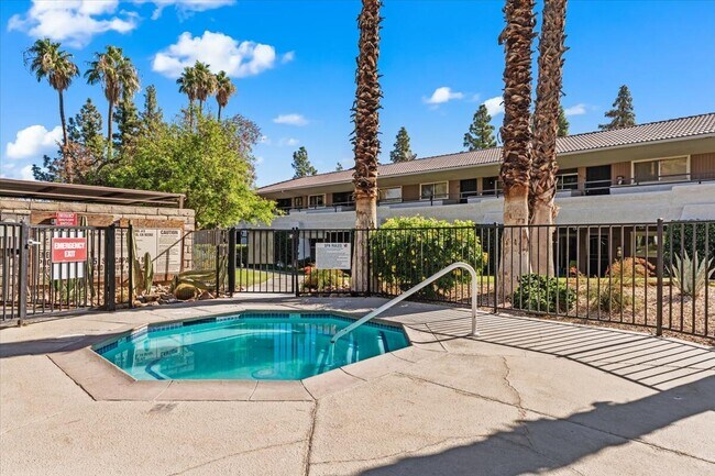 Building Photo - 2860 N Los Felices Rd