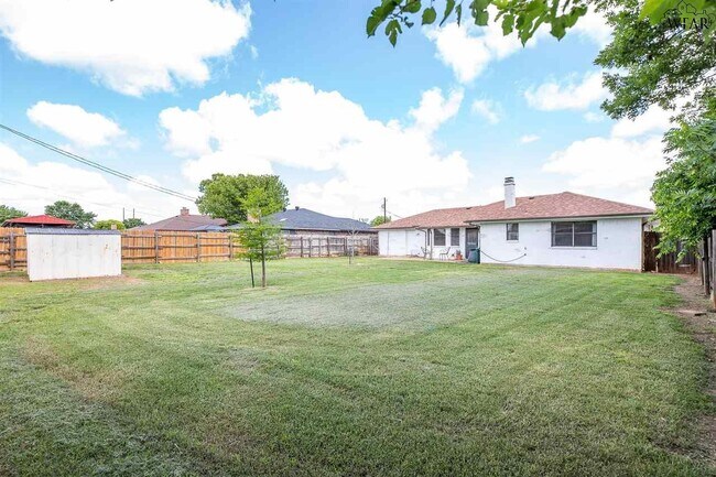 Building Photo - 4319 Crestview