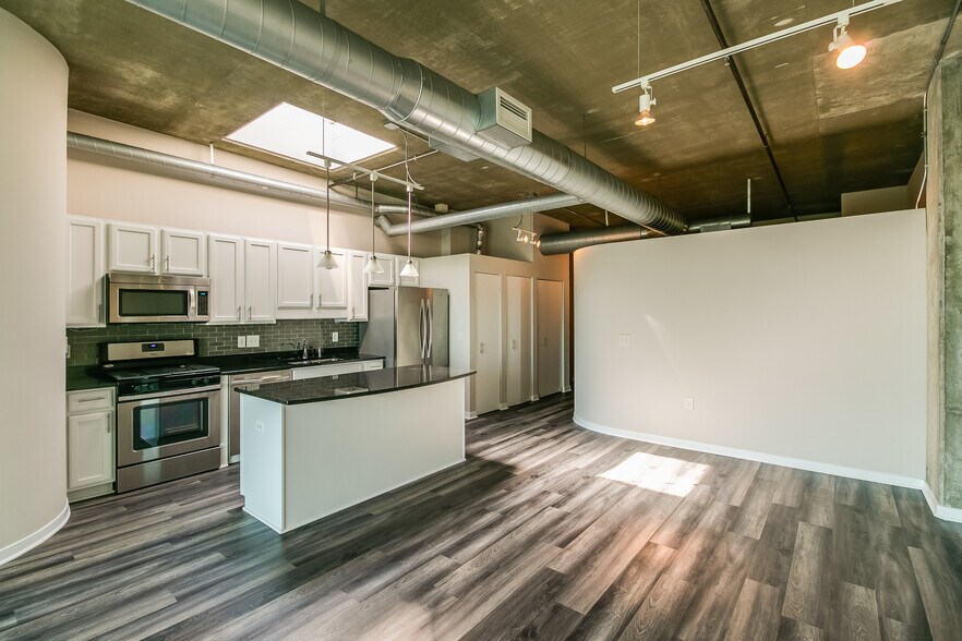 Kitchen / Dining Area_2 - 100 W 5th St