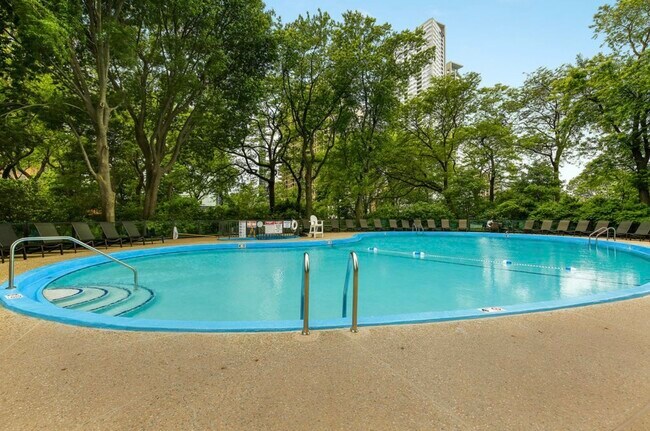 Building Photo - 505 N Jean Baptiste Pointe du Sable Lake Shore Dr