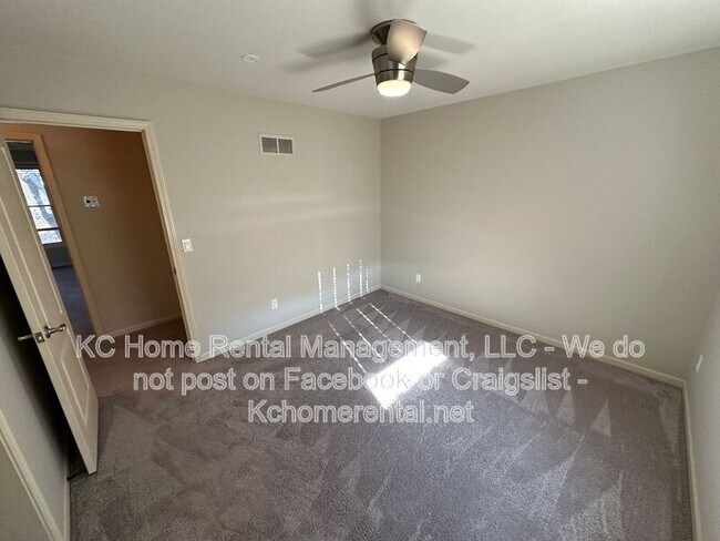 Building Photo - 9802 NW 72nd Terrace