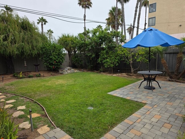 Building Photo - 2 Bedroom, 2 Bath House Near the Beach
