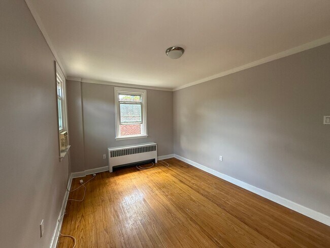 Building Photo - 2413 N 50th St