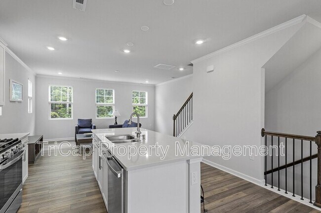 Building Photo - 1723 Chirping Trl
