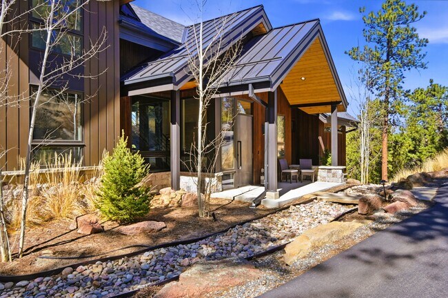 Building Photo - 4475 Forest Trail